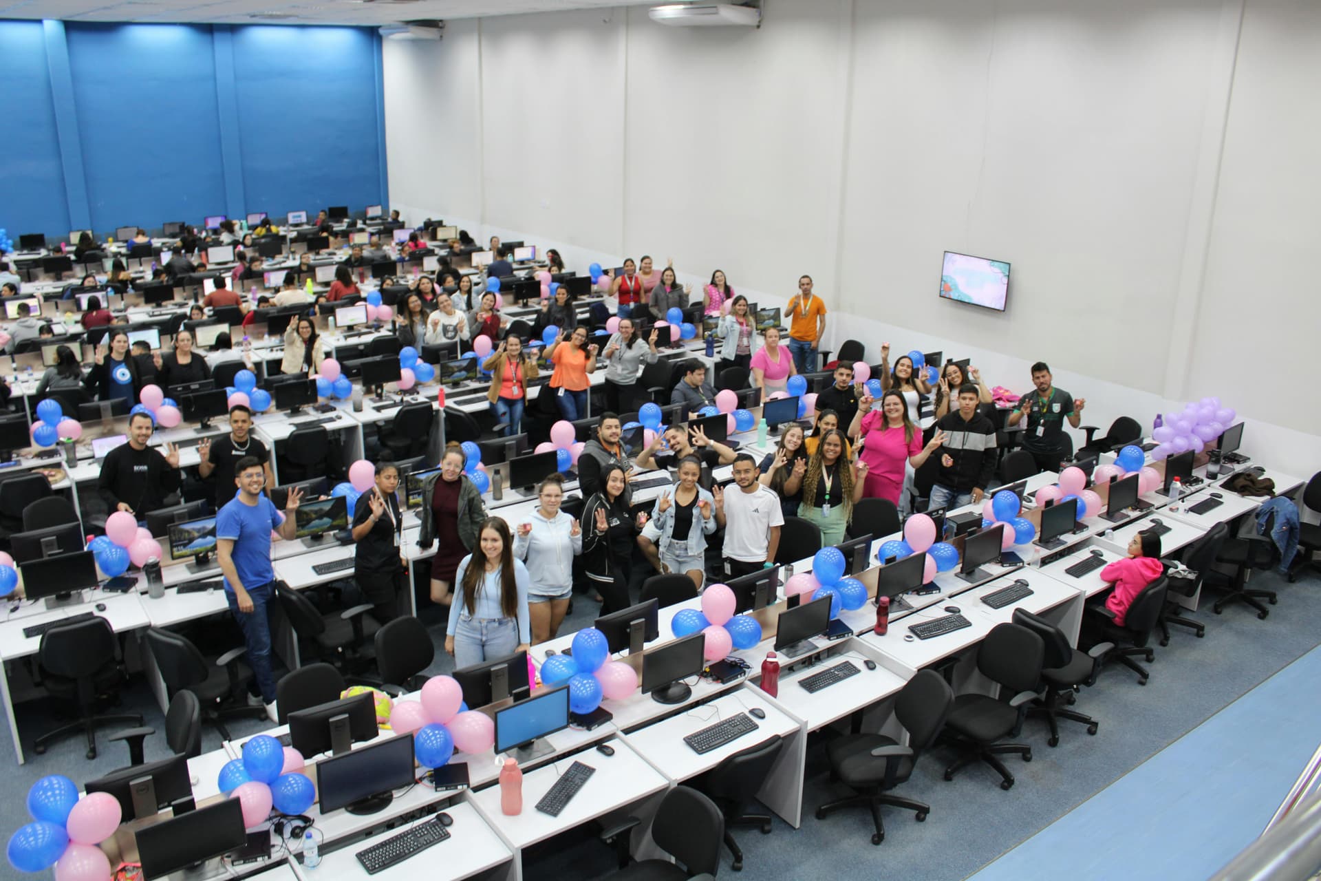 Students in Bright Minds main lecture hall during Physics class