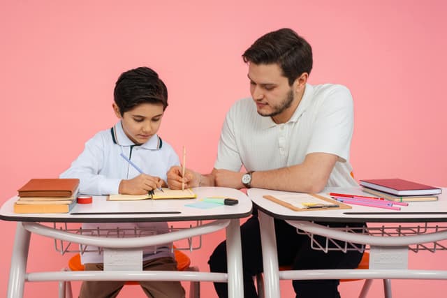 Faculty mentor in 1-on-1 session with a JEE aspirant