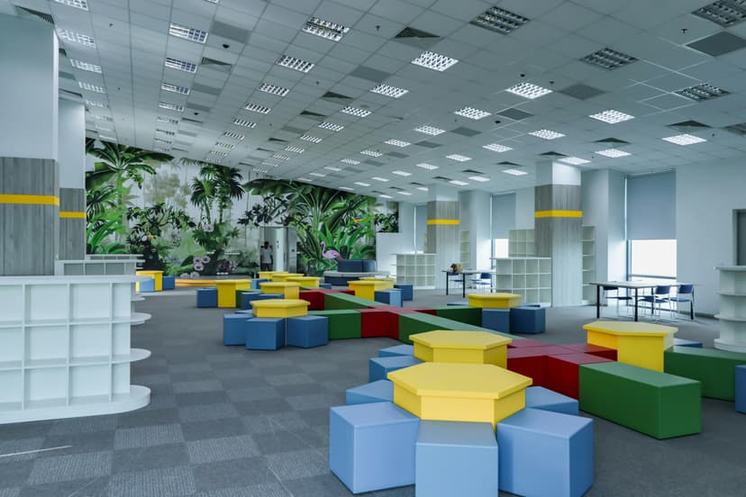 Small group doubt session with faculty at Bright Minds